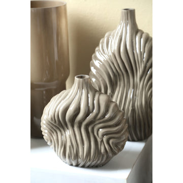 Vase – Gerippte Struktur, Glas Material, Taupe, Groß  – Kelline | PTMD