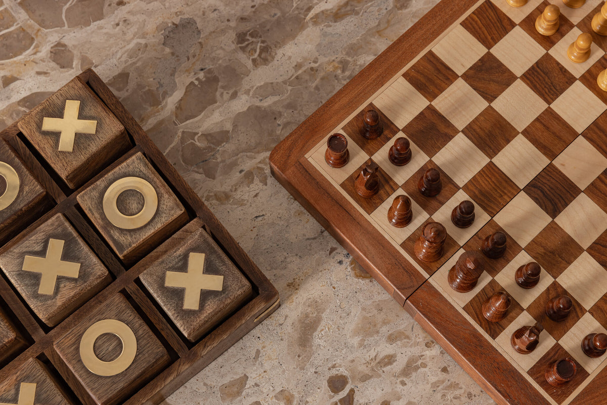 Tic-Tac-Toe – Mangoholz, Dunkelbraunes Finish - Elani | PTMD