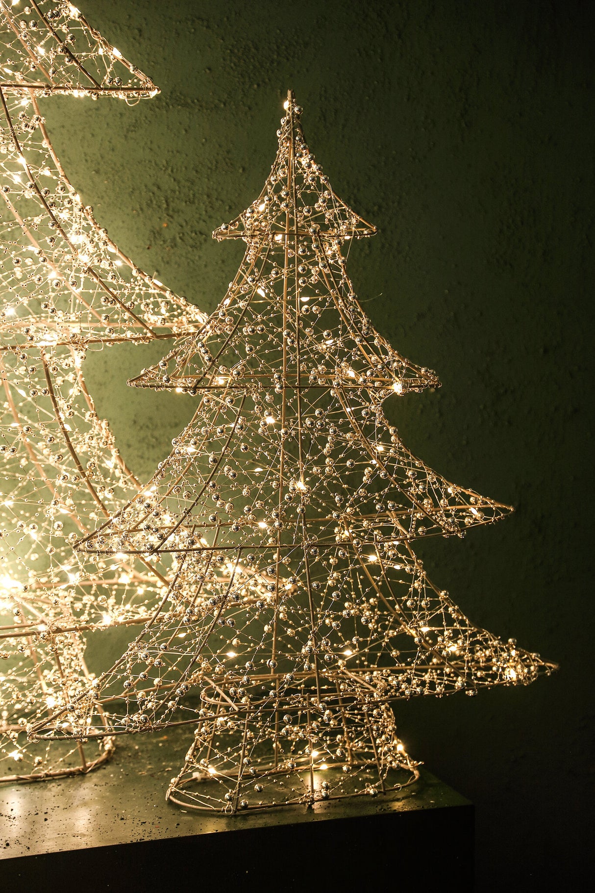 LED-Weihnachtsbaum – Goldfarben, Perlendekor, Größe XL - Misk | PTMD