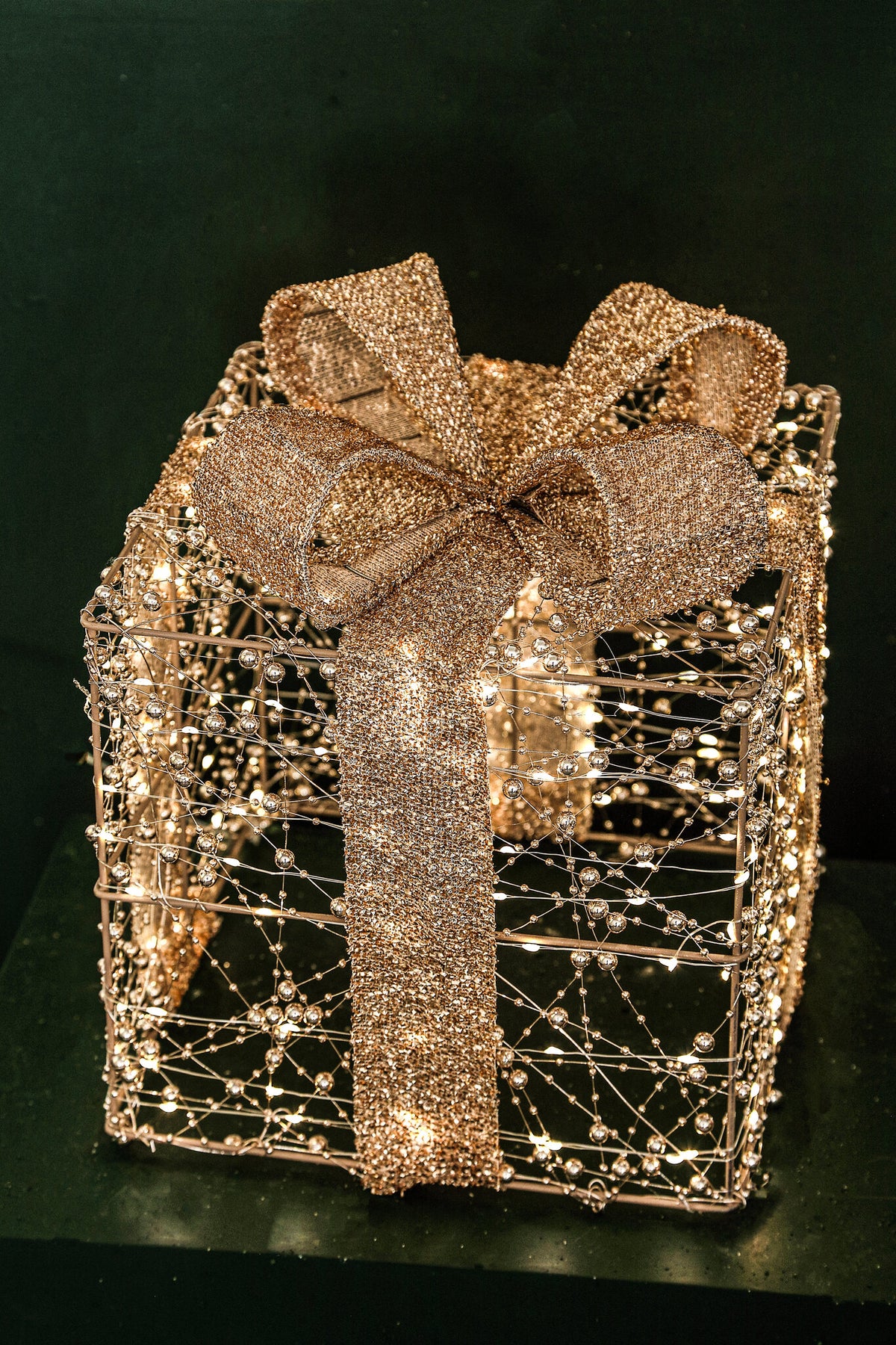 LED-Geschenkboxen – Goldfarben, Perlendekor, 3er-Set - Misk | PTMD