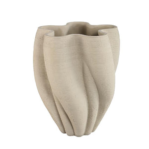 Vase – Beige Farbe, Wellen Rillen Design, Zement Material, L – Hastin | PTMD