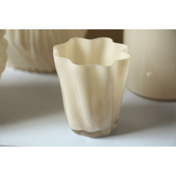 Teelichthalter – Glas Material, Unregelmäßige Form, Creme Farbe – Rilie | PTMD