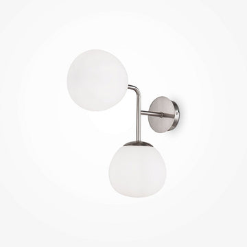 Wandleuchte mit Satin - Nickel - Finish und weißen satinierten Glasdiffusoren – Erich | Maytoni - Esszett Luxury | Stilvolles Wohnen mit Charakter