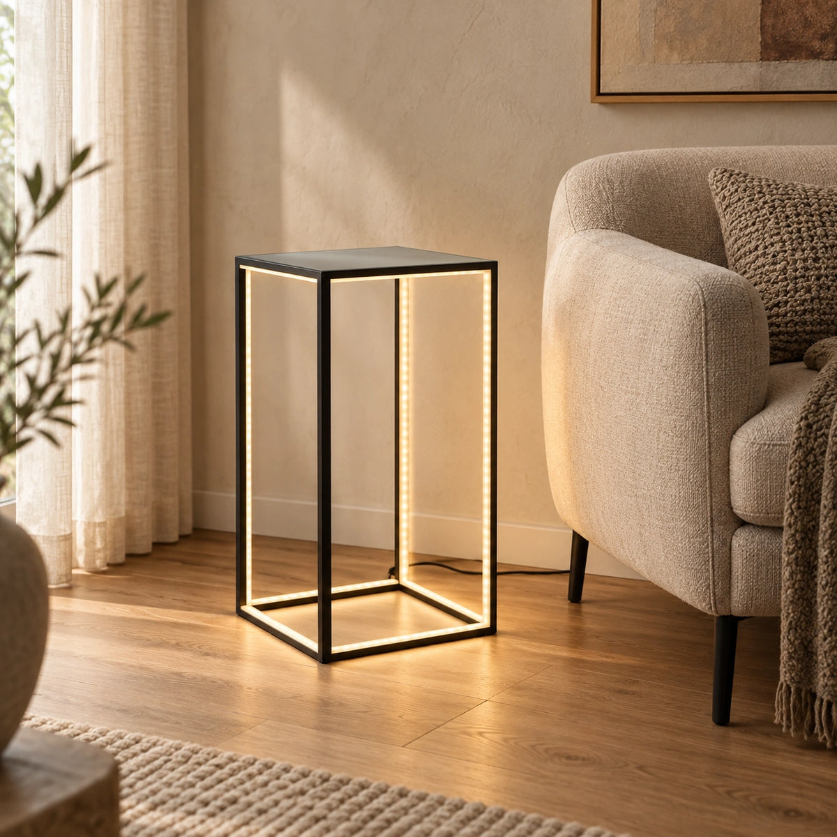 Floor lamp with high-quality metal body, slender design, integrated LED technology – DELUX | Sompex