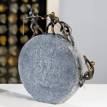 Skulptur – Seilmotiv, Bronzeoptik, Strukturierte Oberfläche - Lifting | Gilde