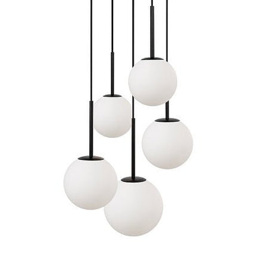Pendelleuchte Schwarzes Metall Mattweißes Glas Cluster - Design – Basic Form | Maytoni - Esszett Luxury | Stilvolles Wohnen mit Charakter