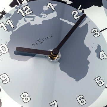 Wanduhr – Drei Zeiten, Globale Anzeige, Klare Glasfront - Mondial | NeXtime