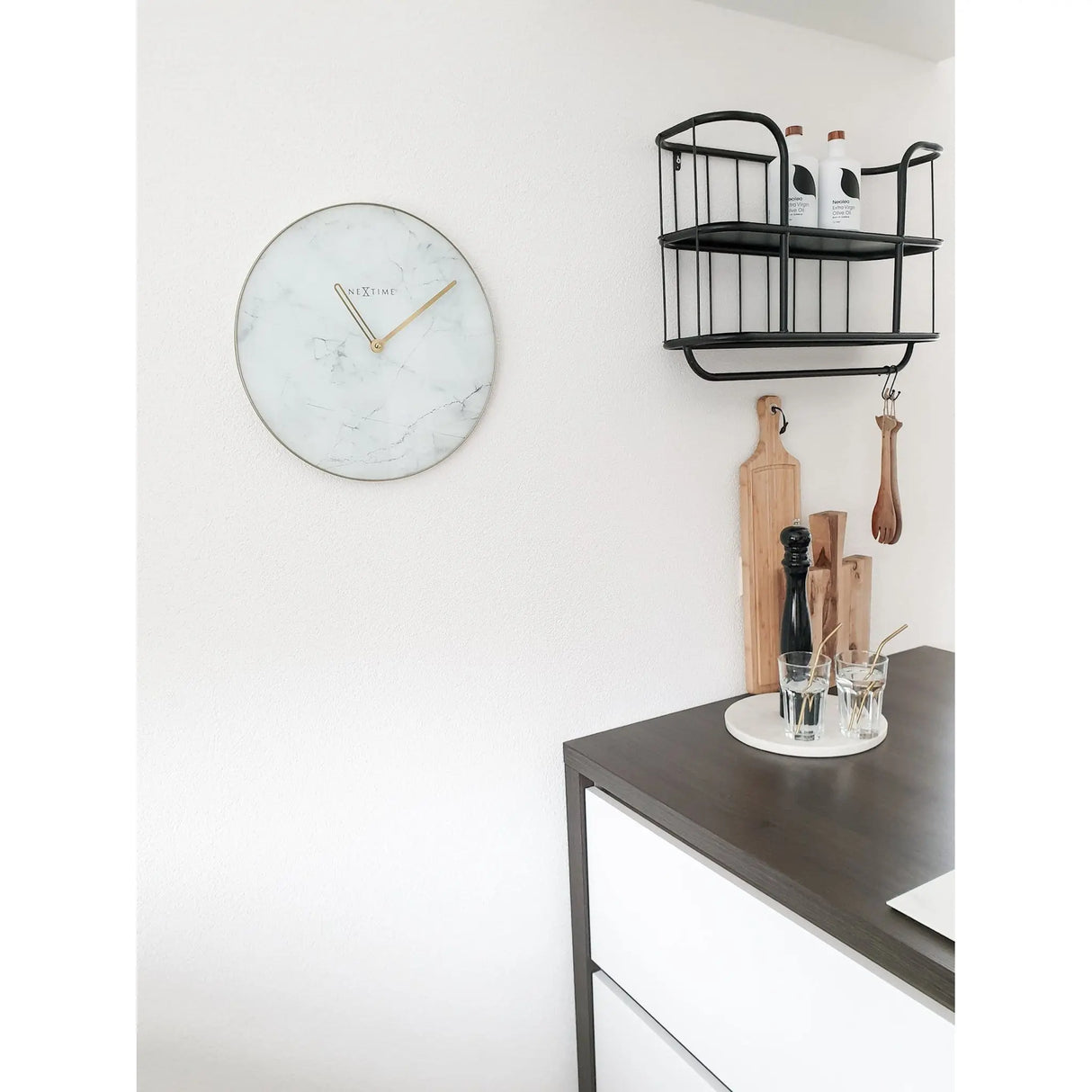 Wanduhr – Edle Marmoroptik, Goldene Zeiger, Elegante Glasfront - Marmor | NeXtime