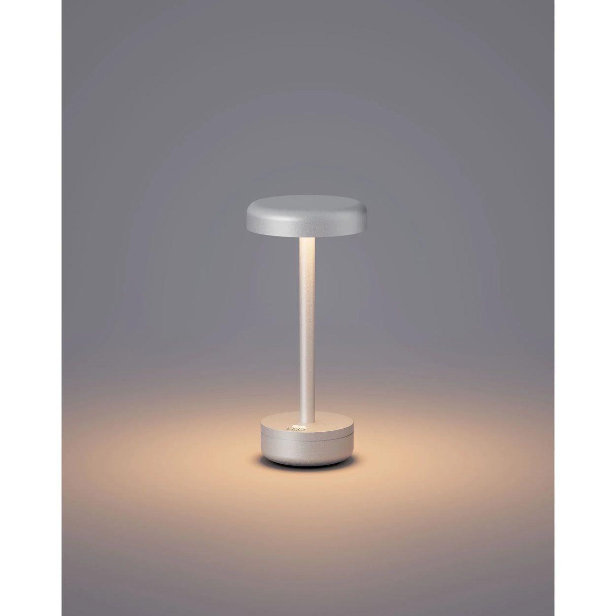 Tischleuchte – Schlankes Design, Kabellose Freiheit, Sanftes Licht - Iena | ELLE Decoration