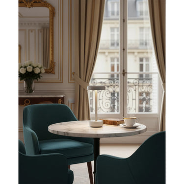 Tischleuchte – Schlankes Design, Kabellose Freiheit, Sanftes Licht - IENA | ELLE Decoration
