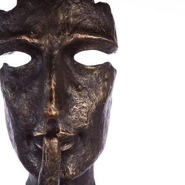 Skulptur – Bronzene Optik, Strukturierte Oberfläche, Stilles Motiv - Silence | Gilde