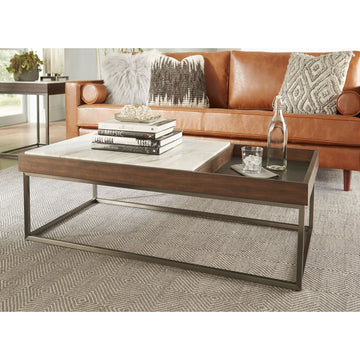 Couchtisch – Jazz Marmor, Walnussfurnier, Gebürsteter Edelstahl, 40 cm Höhe  - Ennis | Modus Furniture International