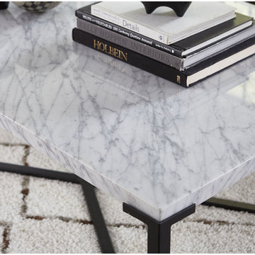 Beistelltisch – Carrara Marmor, Stahlgestell, Mattschwarz - Saxon | Modus Furniture International
