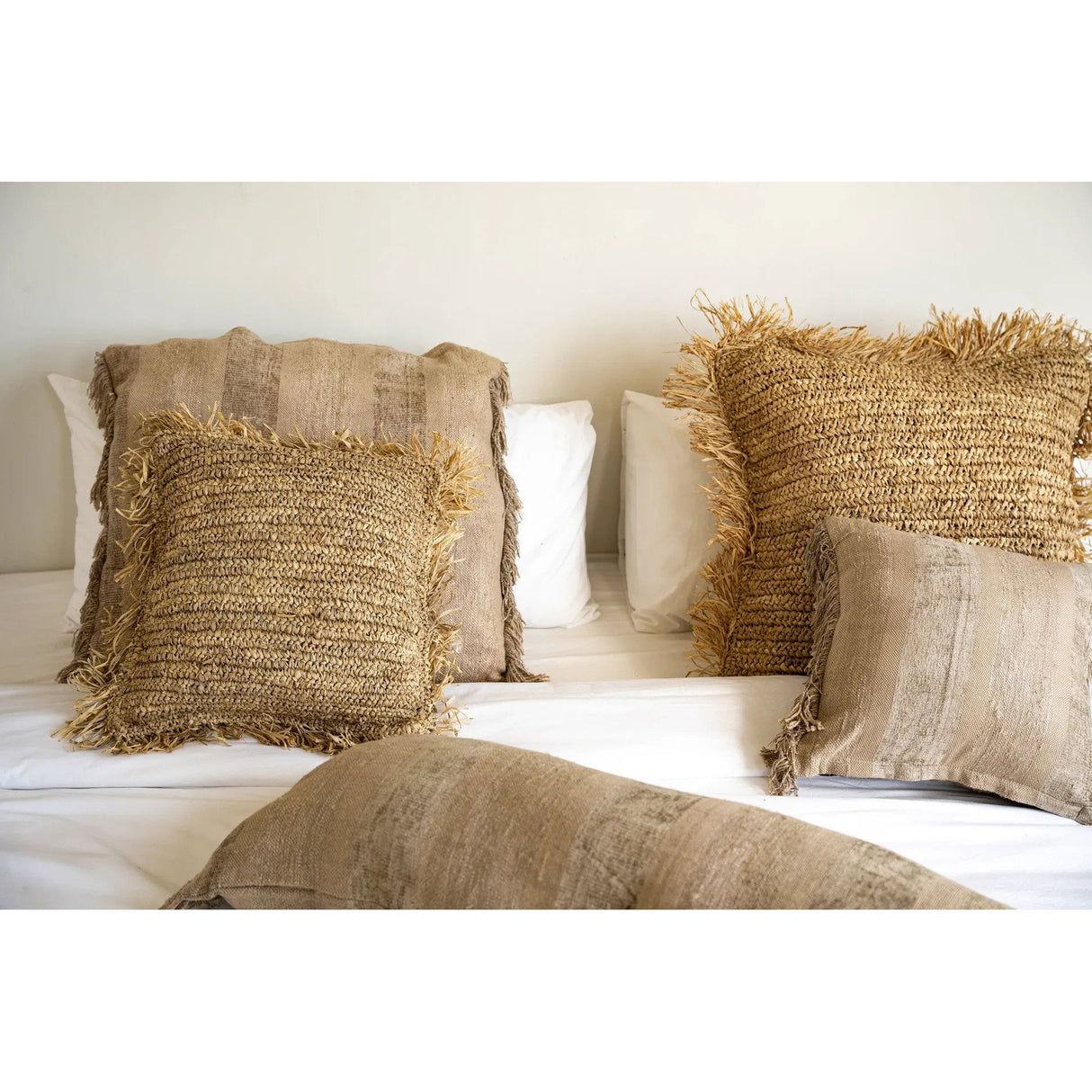 Kissenbezug – Handgewebte Raffia, Natürliche Struktur, Boho-Design - Raffia | Bazar Bizar Antwerp
