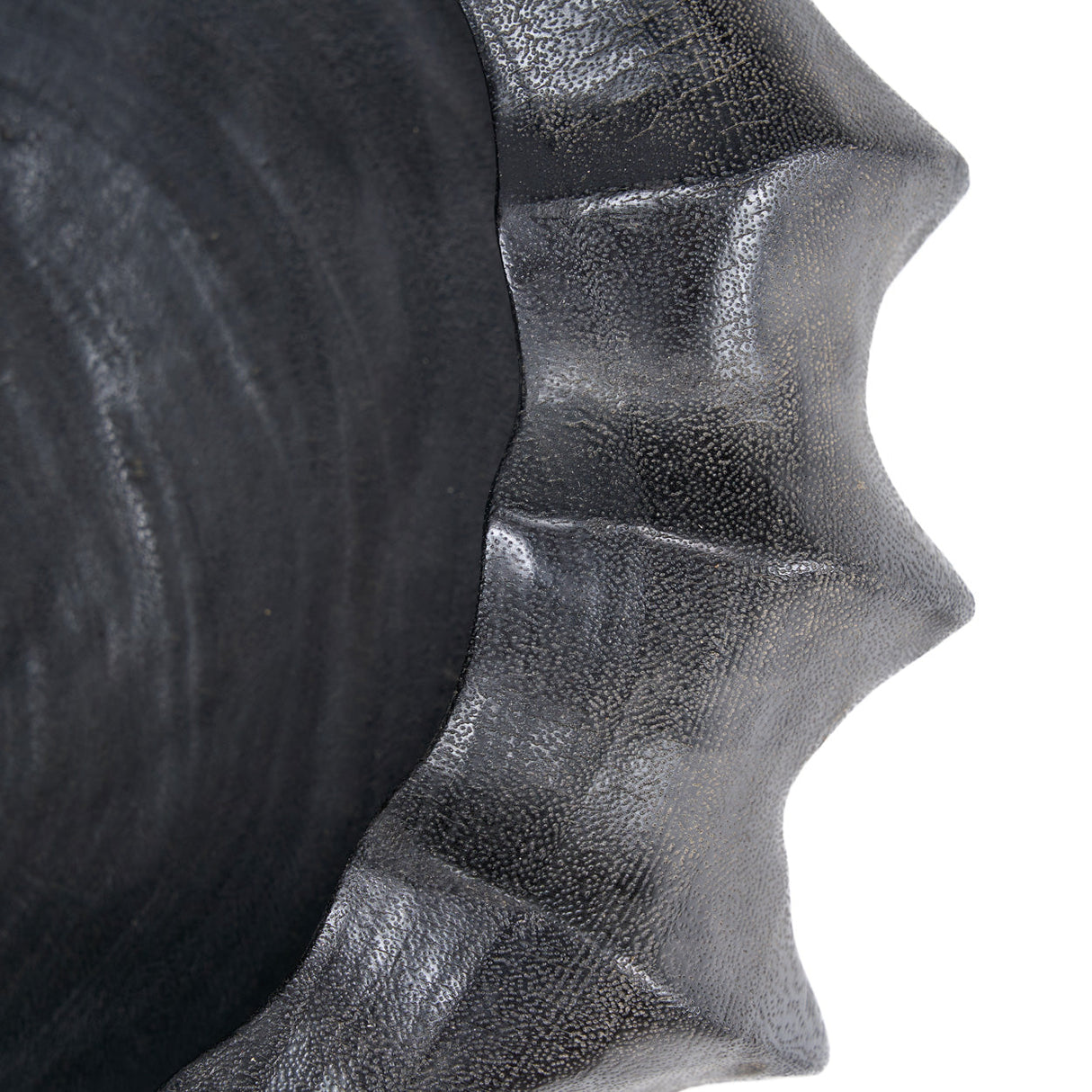 Schale – Mangoholz Material, Gewellte Form, Schwarze Farbe – Kuro Kabocha | Bazar Bizar Antwerp