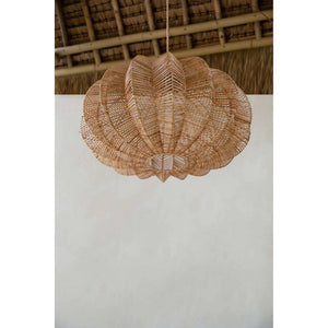 Pendelleuchte – Handgeflochtenes Rattan, Laternenform Design, Sanftes Licht, L – Cerise | Bazar Bizar Antwerp