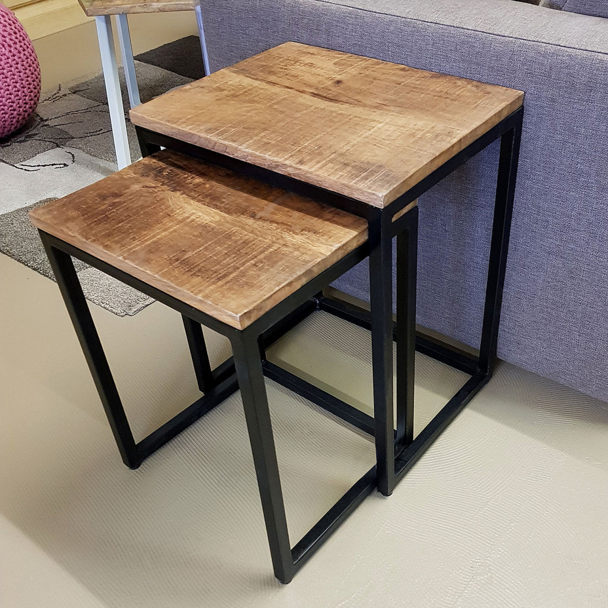 Side table made of recycled mango wood, handcrafted, with powder-coated metal frame – Dallas | MVG Voglrieder