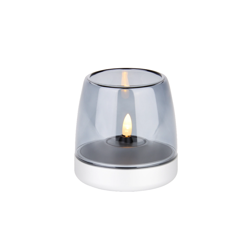 Windlicht aus Glas und Aluminium mit modernem Design und LED-Kerzen-Kompatibilität, Mattes Silber – Glow 10 | Kooduu