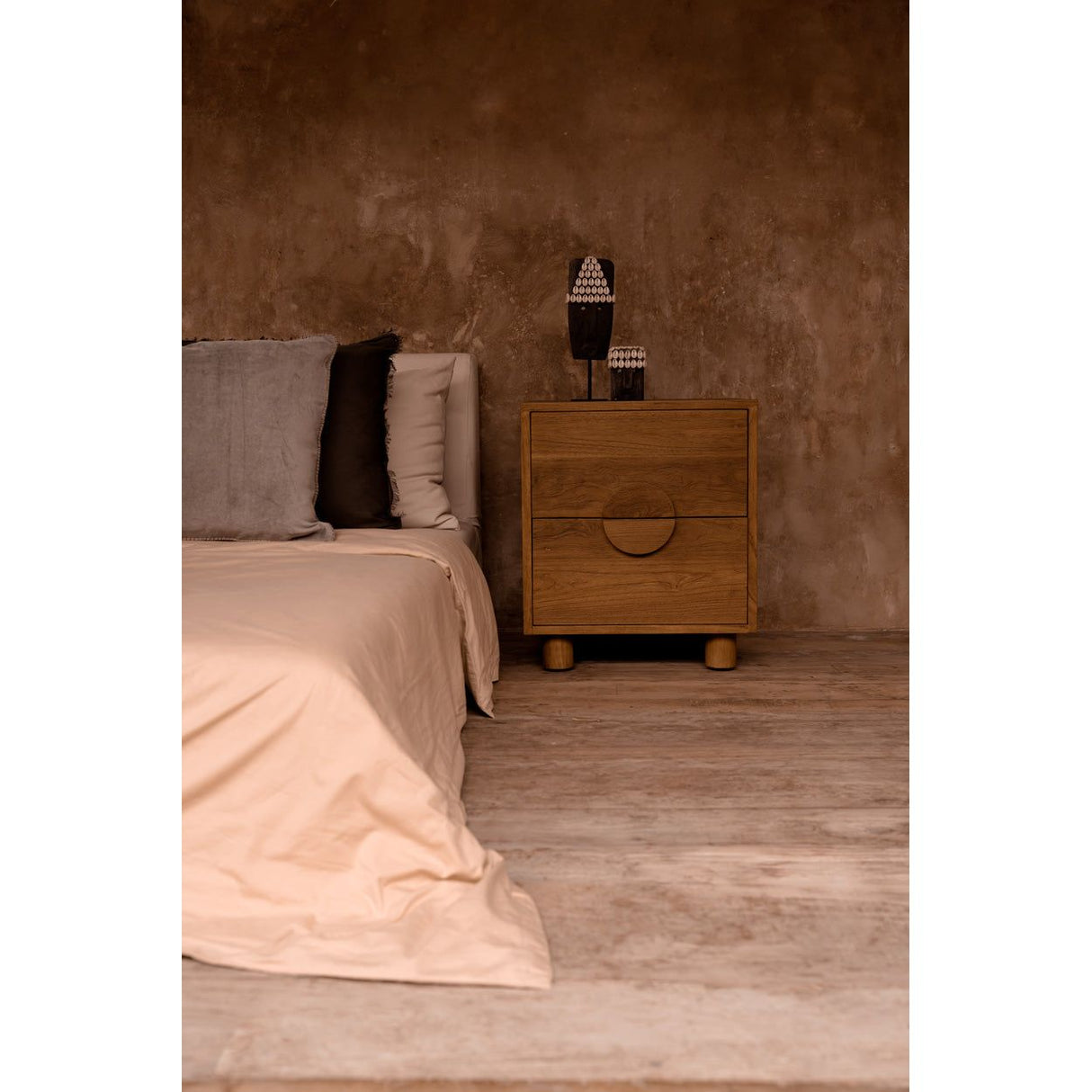 Kissenbezug – Samt Material, Minimalistisches Design, Grauer Ton - Crush | Bazar Bizar Antwerp