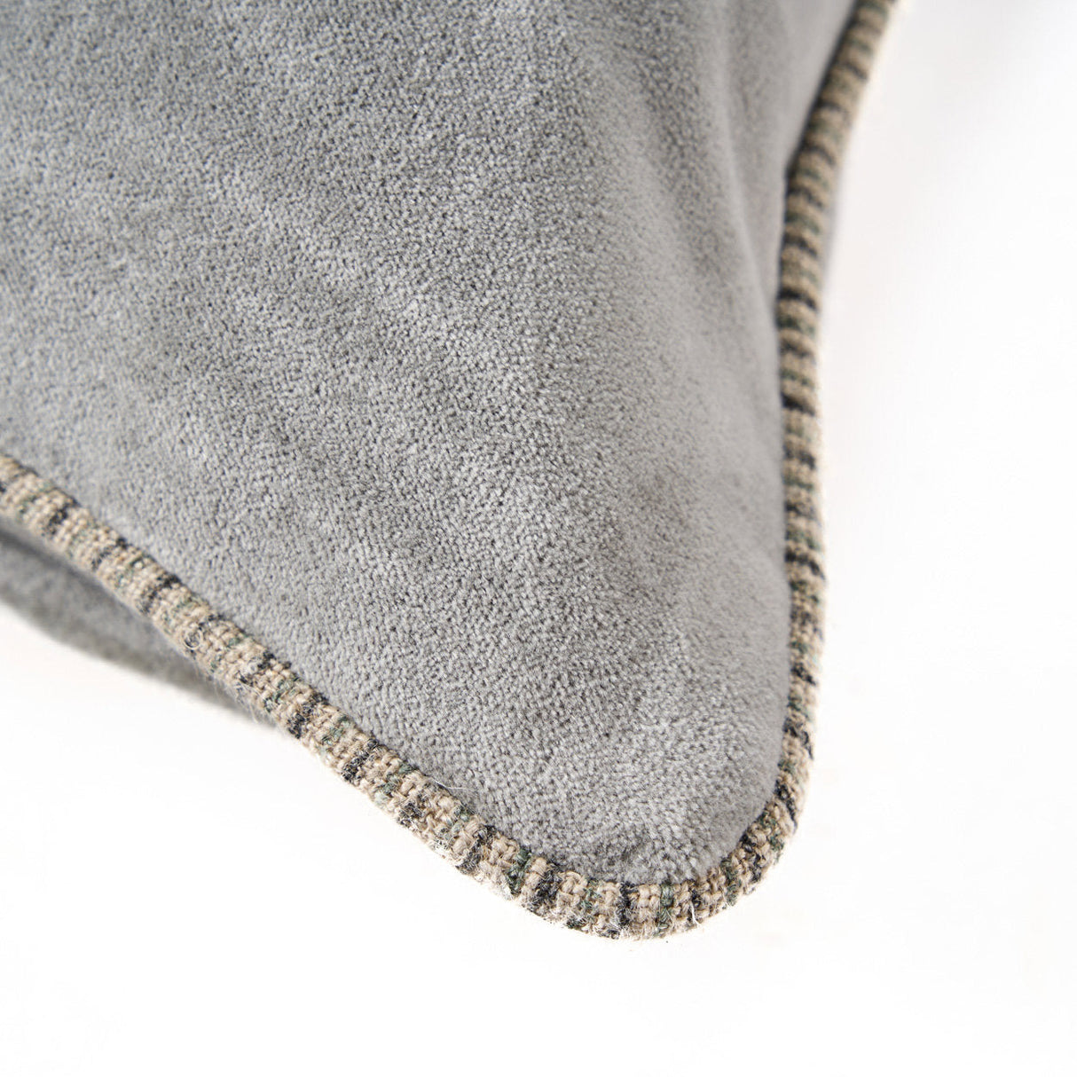 Kissenbezug – Samt Material, Minimalistisches Design, Grauer Ton - Crush | Bazar Bizar Antwerp