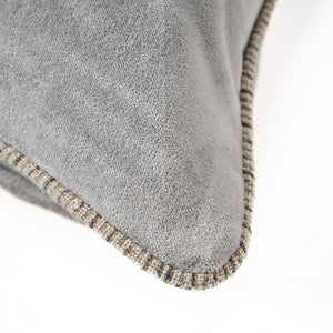 Kissenbezug – Samt Material, Minimalistisches Design, Grauer Ton - Crush | Bazar Bizar Antwerp