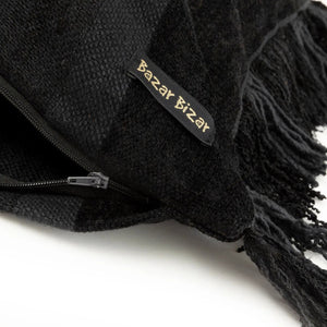 Kissenbezug – Samt Material, Boho Stil, Schwarzer Ton, 30x50 cm - Oh My Gee | Bazar Bizar Antwerp
