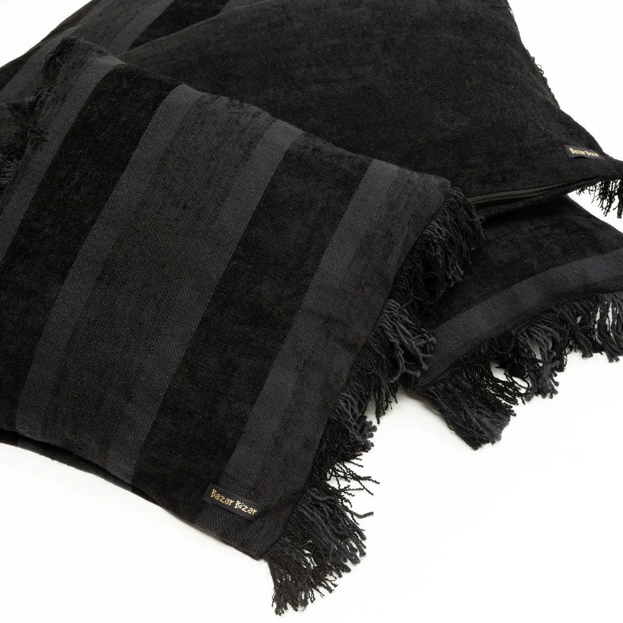 Kissenbezug – Samt Material, Boho Stil, Schwarzer Ton, 30x50 cm - Oh My Gee | Bazar Bizar Antwerp