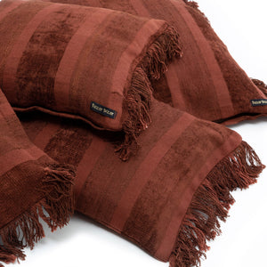 Kissenbezug – Samt Material, Boho Stil, Burgunder Ton, 60x60 cm - Oh My Gee | Bazar Bizar Antwerp