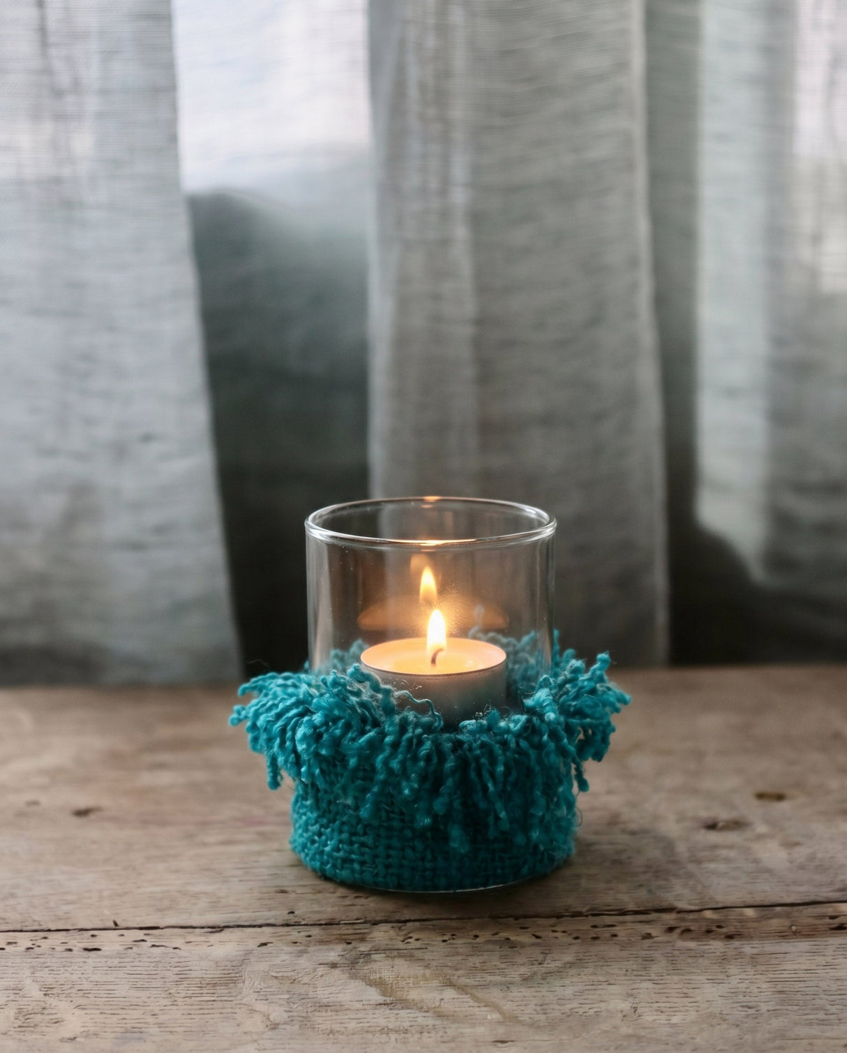 Kerzenhalter – Baumwollmaterial, Gestricktes Design, Dekorativer Glasbehälter, M – Oh My Gee | Bazar Bizar Antwerp