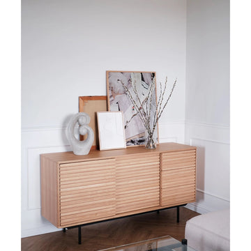 Sideboard – Natürliches Eschefurnier, Schiebetüren, Schubladenstauraum – Sense | Njordec