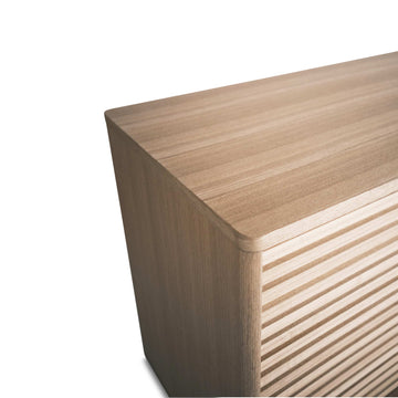 Sideboard – Natürliches Eschefurnier, Schiebetüren, Schubladenstauraum – Sense | Njordec