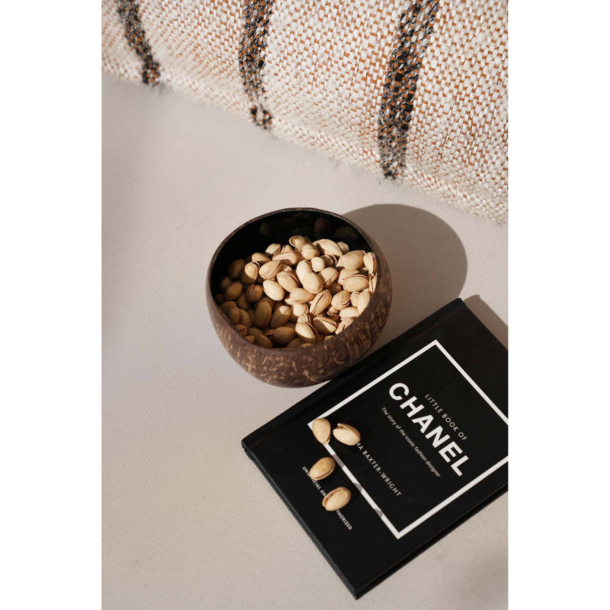 Schale – Kokos Material, Lebensmittelechter Lack, Natural Black – Coco | Bazar Bizar Antwerp