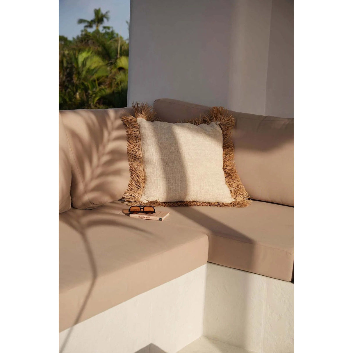 Kissenbezug – Raffia Fransen, Baumwoll Mischung, Boho Stil – Saint Tropez | Bazar Bizar Antwerp