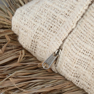 Kissenbezug – Raffia Fransen, Baumwoll Mischung, Boho Stil – Saint Tropez | Bazar Bizar Antwerp