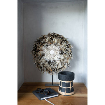 Kerzenhalter – Terrakotta-Rattan Material, Strukturierte Oberfläche, Flechtdesign, M – Serene | Bazar Bizar Antwerp
