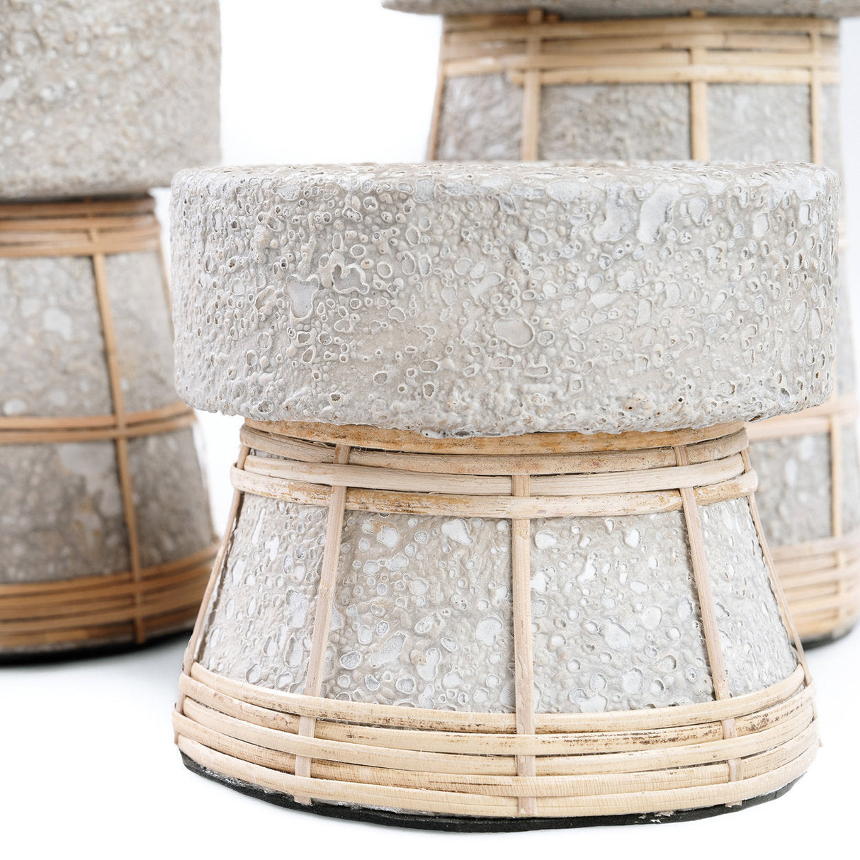 Kerzenhalter – Terrakotta Rattan, Strukturierte Oberfläche, Rattan Gitter, L - Serene | Bazar Bizar Antwerp