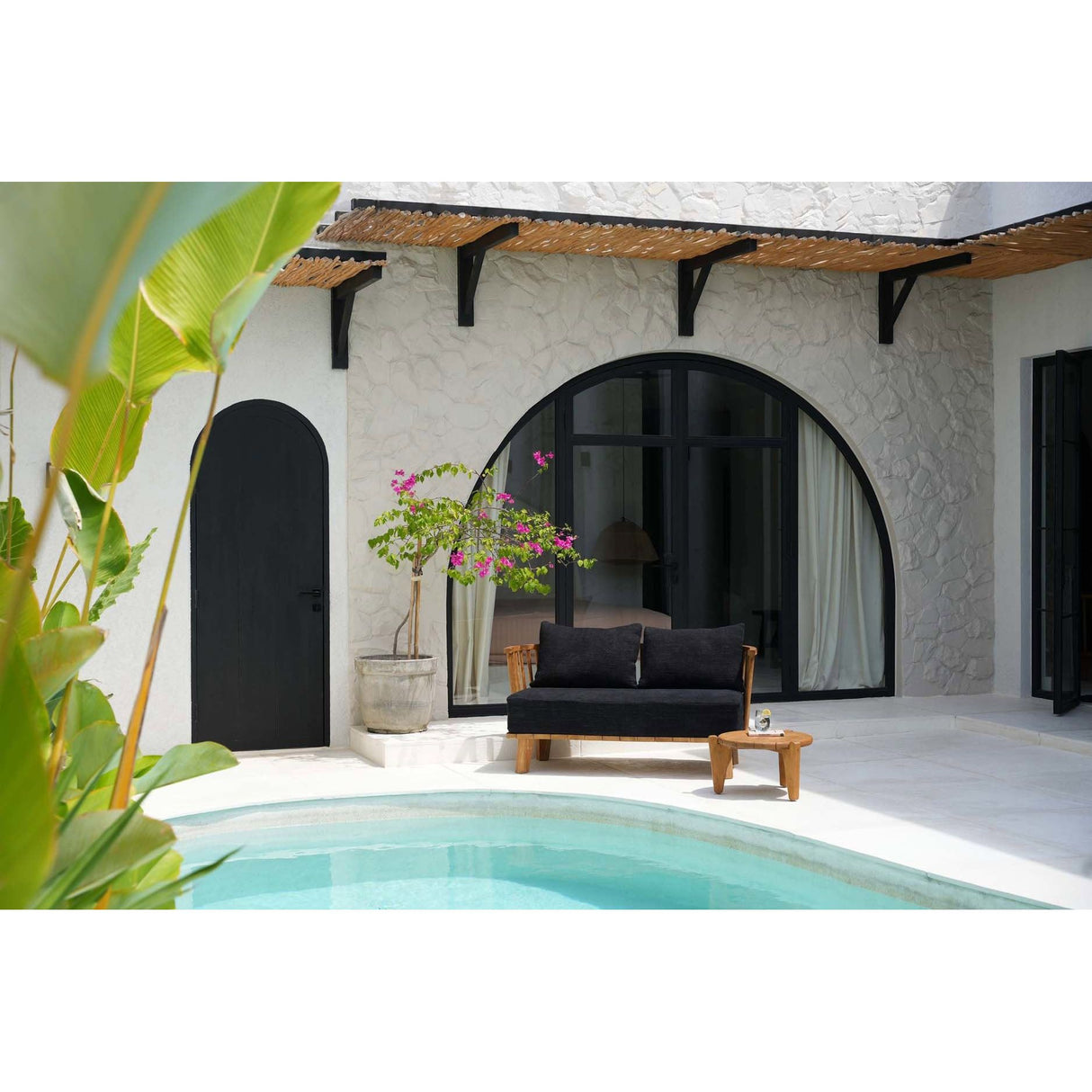Couchtisch – Recyceltes Teakholz, Dreibein Design, Outdoor Stil, S – Seseh | Bazar Bizar Antwerp