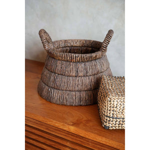 Korb – Bananenblatt Material, Dreieckige Form, Tragegriff Design – Chisomo | Bazar Bizar Antwerp