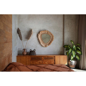 Korb – Bananenblatt Material, Dreieckige Form, Tragegriff Design – Chisomo | Bazar Bizar Antwerp