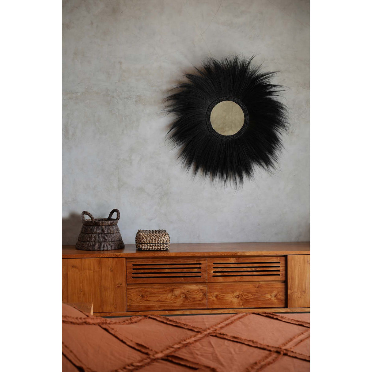 Korb – Bananenblatt Material, Dreieckige Form, Tragegriff Design – Chisomo | Bazar Bizar Antwerp