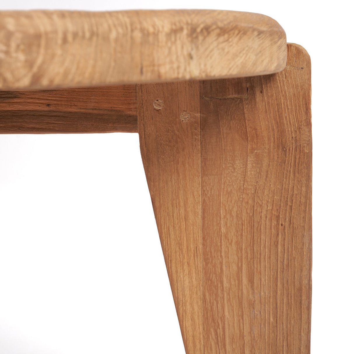 Couchtisch – Recyceltes Teakholz, Rustikale Optik, Dreibein Design, M – Wabi Sabi | Bazar Bizar Antwerp