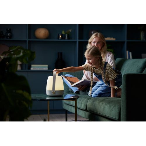 LED lamp in sand with dimmable warm white lighting, portable design and wooden handle – Lite-Up | Kooduu