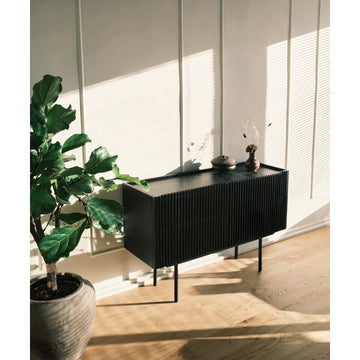 Sideboard - Eichenlamellen Schwarzeiche Metallfüße – Louvre | Njordec