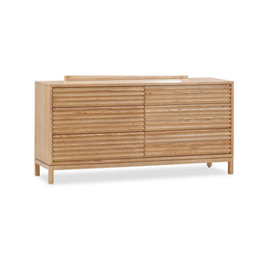Kommode – Massives Eschenholz, Lamellen Frontdesign, Sechs Schubladen, Flaxen Farbton – Tanner | Modus Furniture International