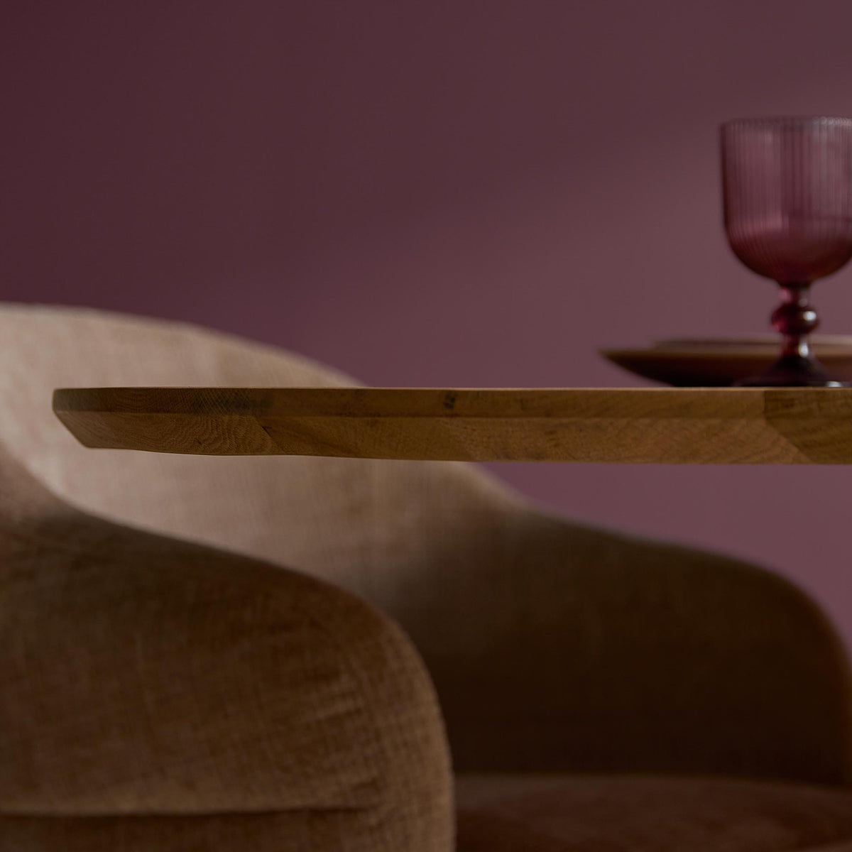 Dining Table – Natural Finish, Oak Wood Material, Oval Design – Riga | Starfurn