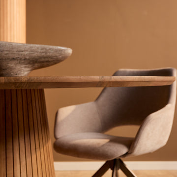 Esszimmertisch – Ovales Design, Naturfarbe, Mangoholz – Solana | Starfurn
