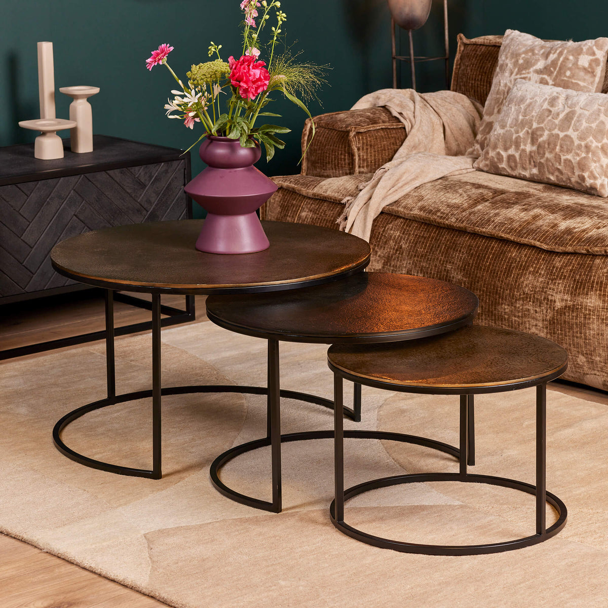 Couchtisch – Aluminium mit Gold- & Schwarzfinish, Runde Tischplatten & Metallgestell – Xaro | Starfurn