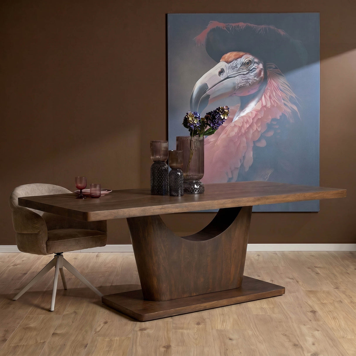 Dining table – Brown surface, Mango wood material, Modern design – Voco | Starfurn