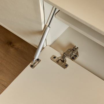TV Möbel – Mangoholz massiv, Griffloses Design, Push Open, Sand Finish – Vision | Starfurn