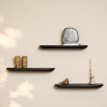 Wandregal – Modernes Design, Schwarzfarbe, Mangoholz – Gusta | Starfurn
